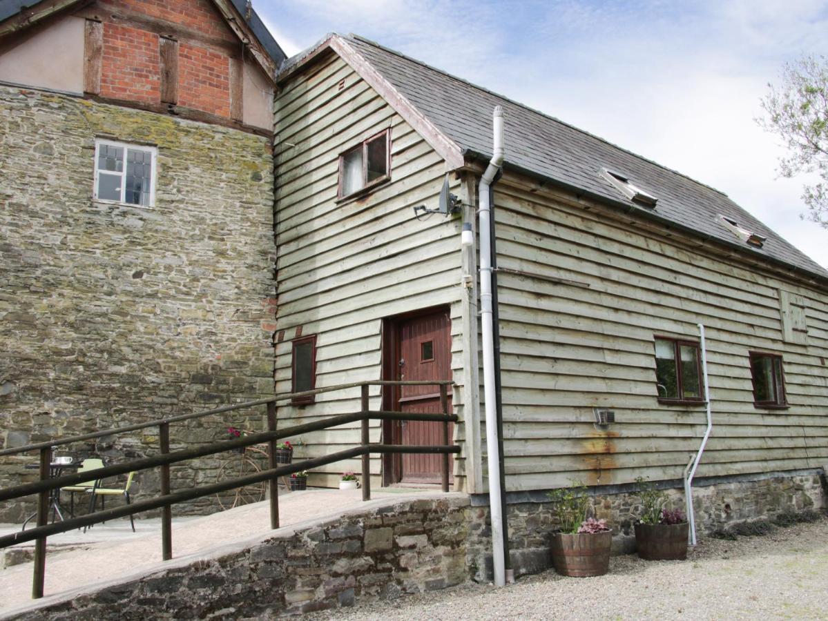 Broughton Stables Villa Montgomery Bagian luar foto