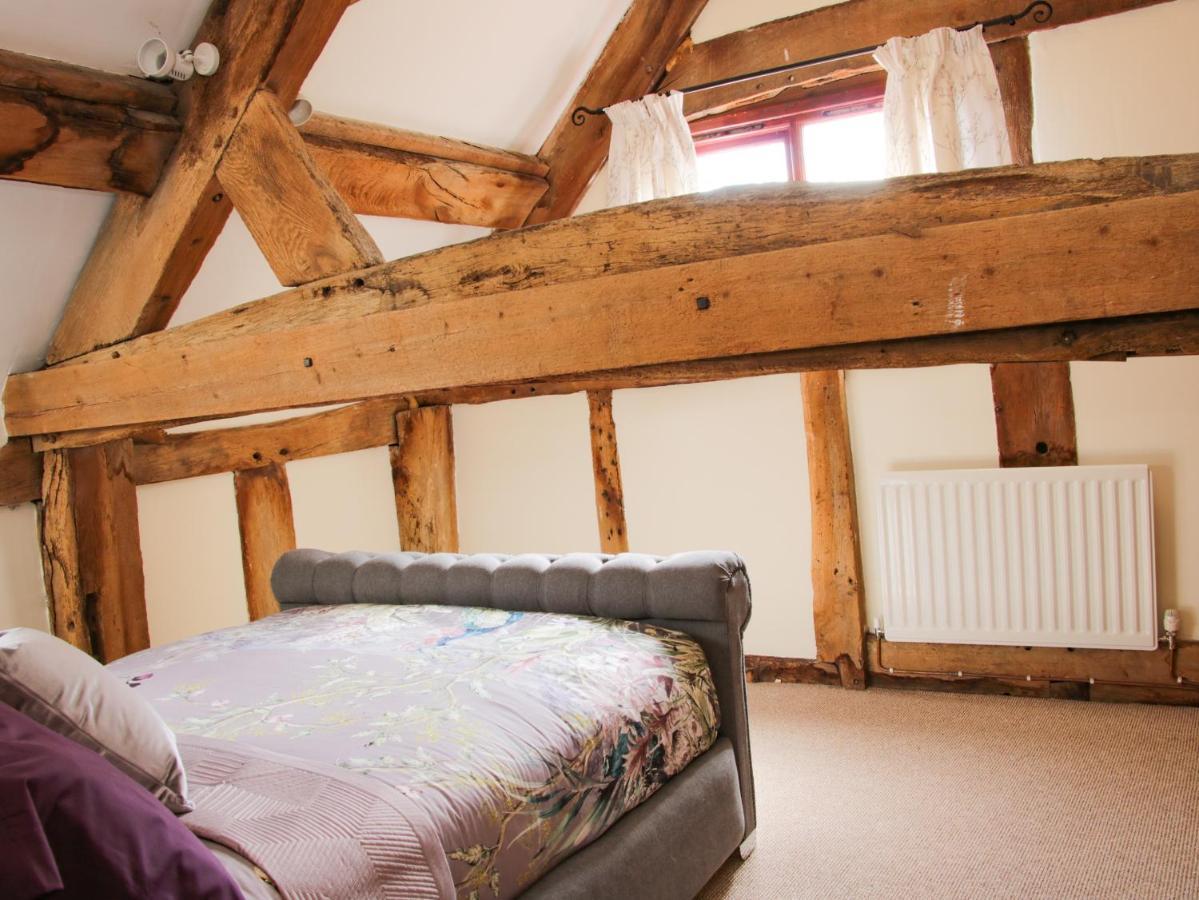 Broughton Stables Villa Montgomery Bagian luar foto