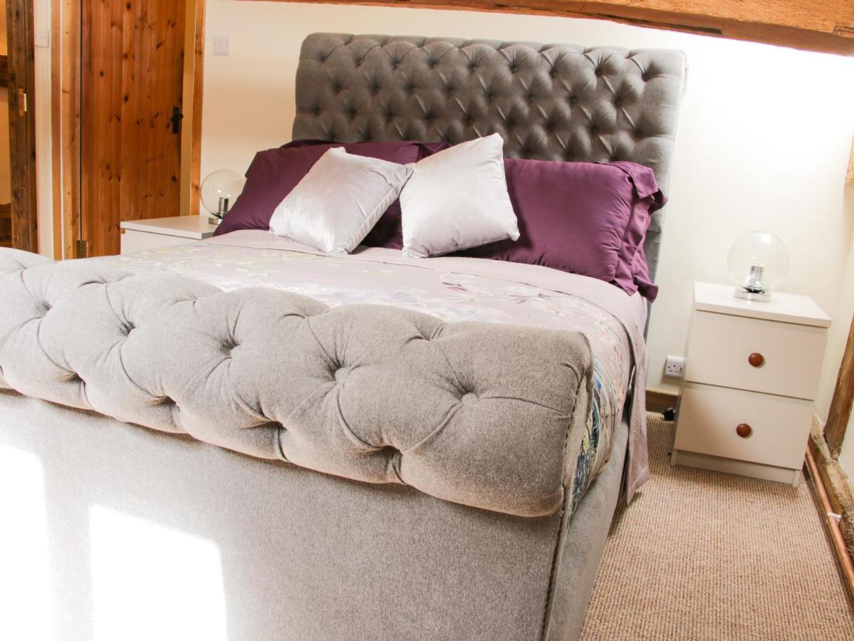 Broughton Stables Villa Montgomery Bagian luar foto