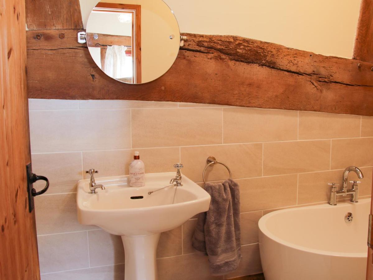 Broughton Stables Villa Montgomery Bagian luar foto