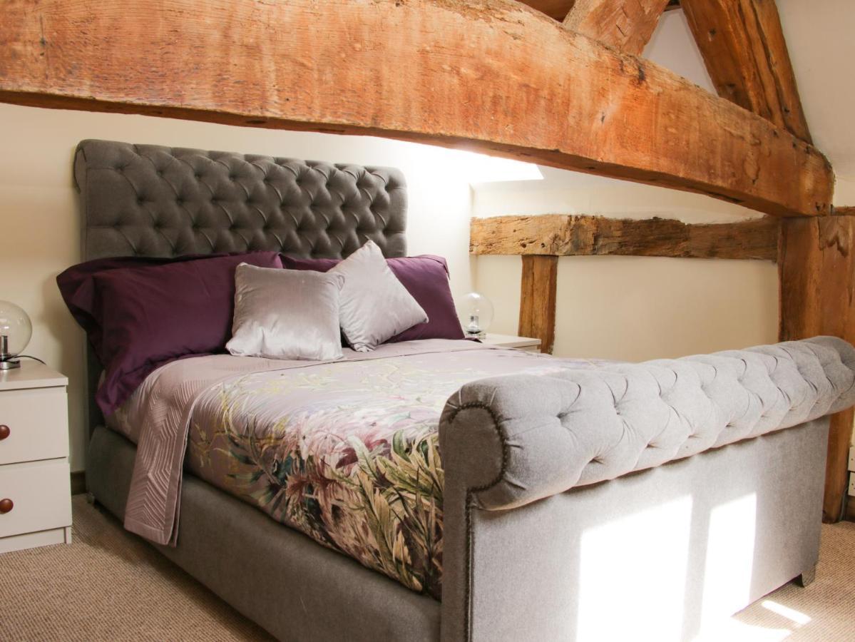 Broughton Stables Villa Montgomery Bagian luar foto
