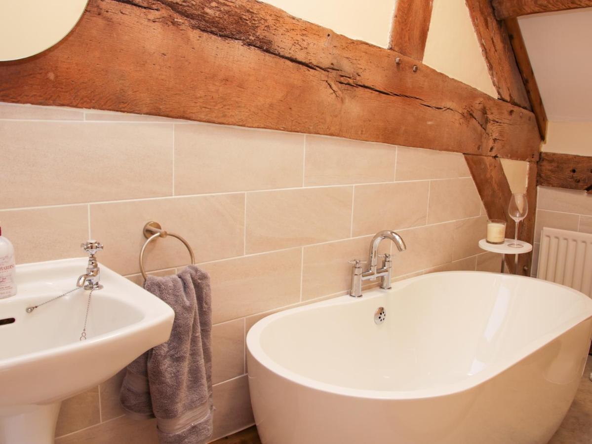 Broughton Stables Villa Montgomery Bagian luar foto